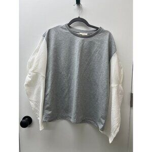 Women’s medium gray blouse white sleeve